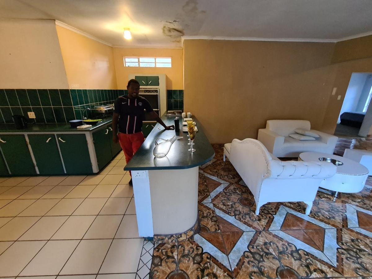 Blue Sky Guest Lodge, Pretoria-Noord 外观 照片